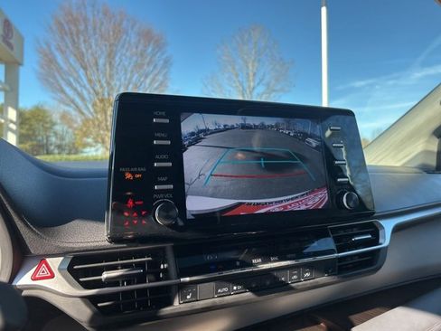 Used 2024 Toyota Sienna XLE image 24