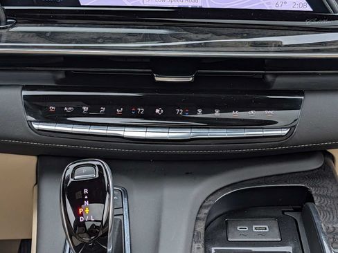 Used 2024 Cadillac Escalade Premium Luxury w/ LPO, Floor Liner Package AWD/4WD image 30