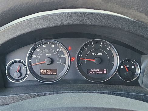 Used 2010 Jeep Grand Cherokee Laredo image 8