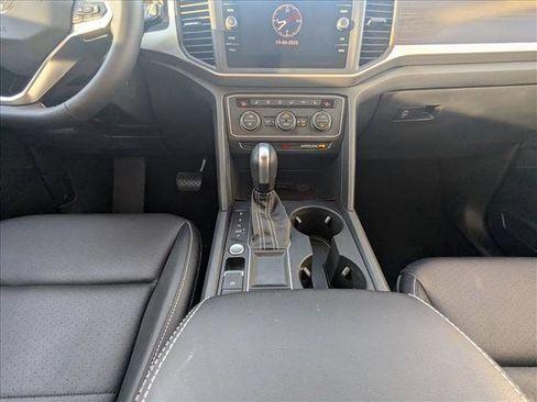 Used 2021 Volkswagen Atlas SE image 15