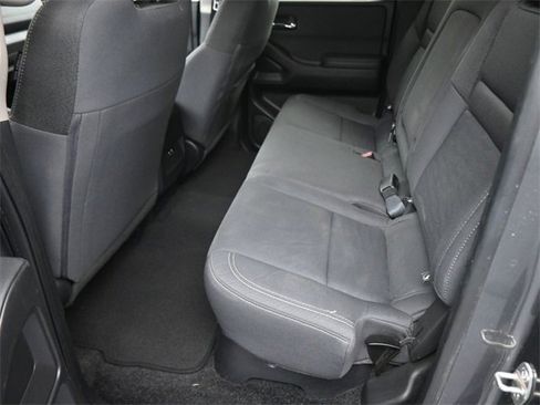 Used 2024 Nissan Frontier SV image 16