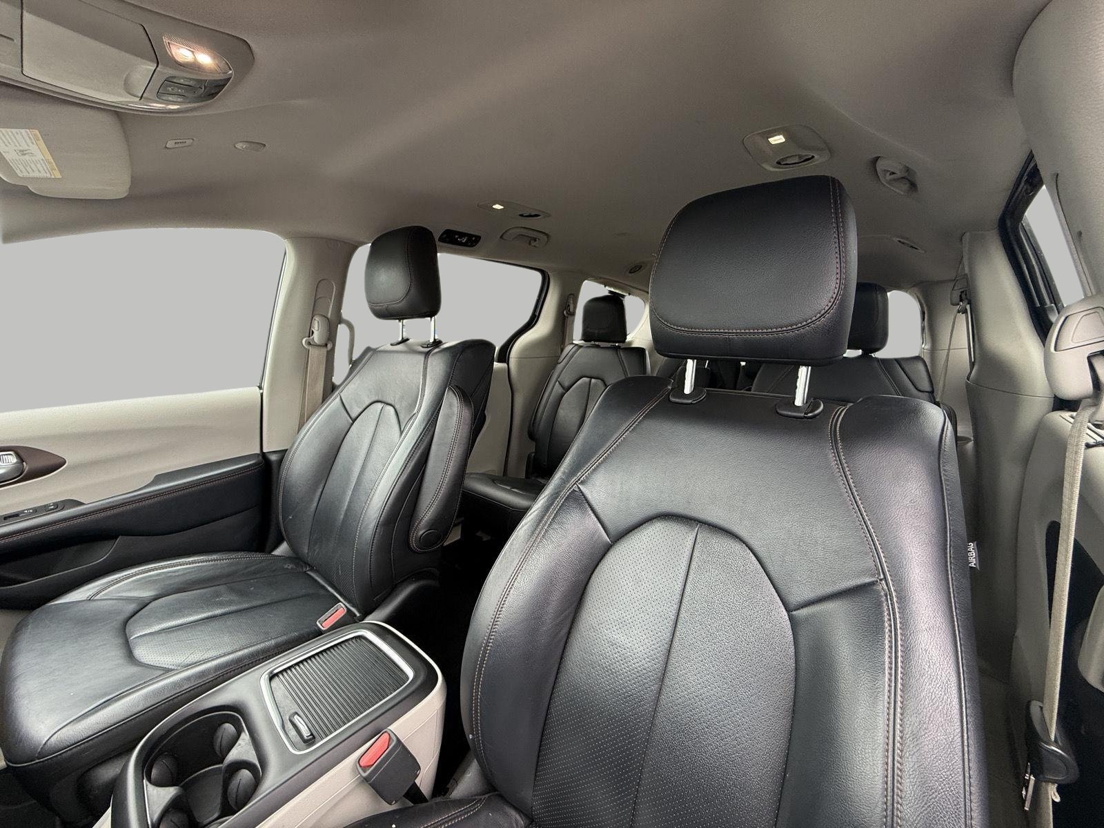 Used 2018 Chrysler Pacifica Touring-L Plus FWD image 42