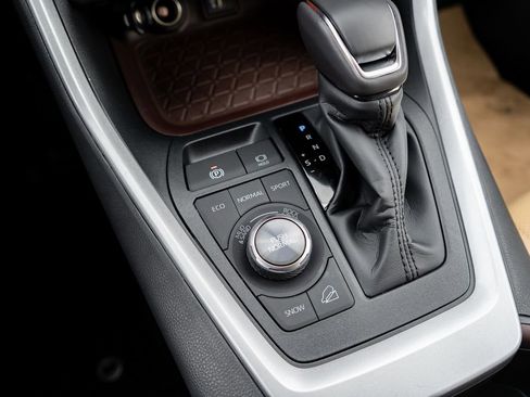 New 2025 Toyota RAV4 Limited image 29