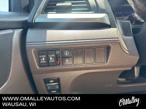 Used 2022 Honda Odyssey EX image 18