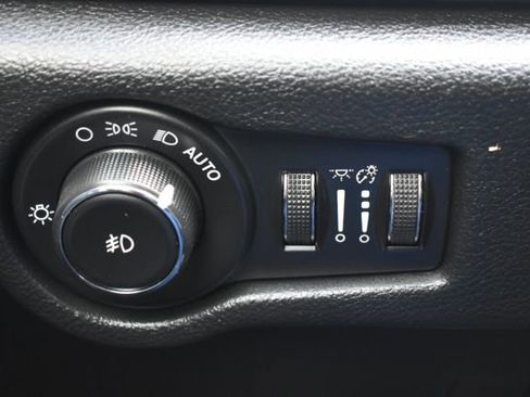 Used 2019 Chrysler Pacifica Touring Plus w/ S Appearance Package image 20