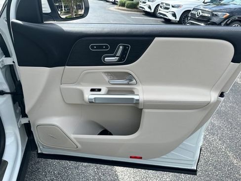 Certified 2021 Mercedes-Benz GLB 250 4MATIC image 37