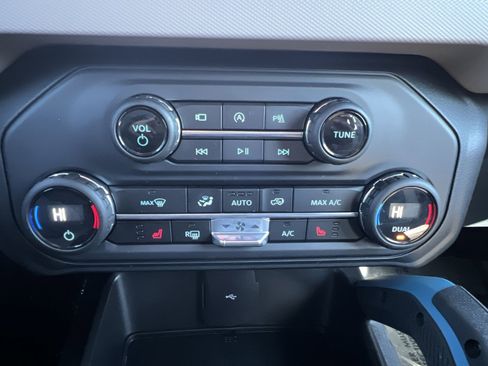 Used 2023 Ford Bronco Wildtrak image 21