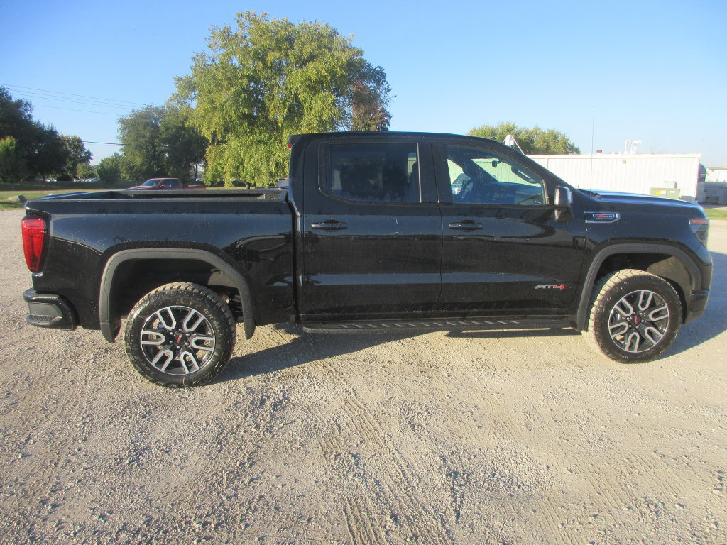 New 2026 GMC Sierra 1500 AT4 w/ AT4 Premium Package AWD/4WD image 3