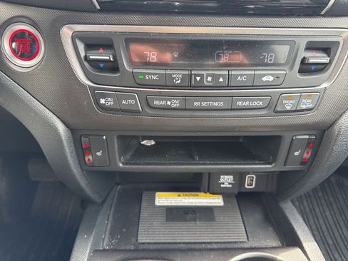 Used 2022 Honda Pilot TrailSport image 25