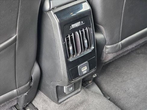 Used 2023 Jeep Compass Limited image 16