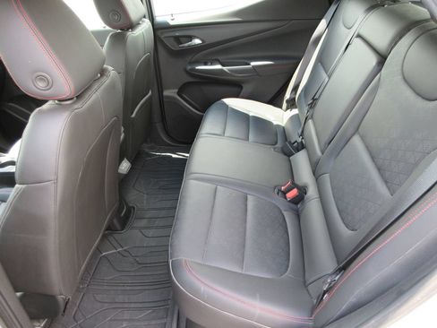 Certified 2023 Chevrolet Bolt EUV LT w/ Convenience Package FWD image 12