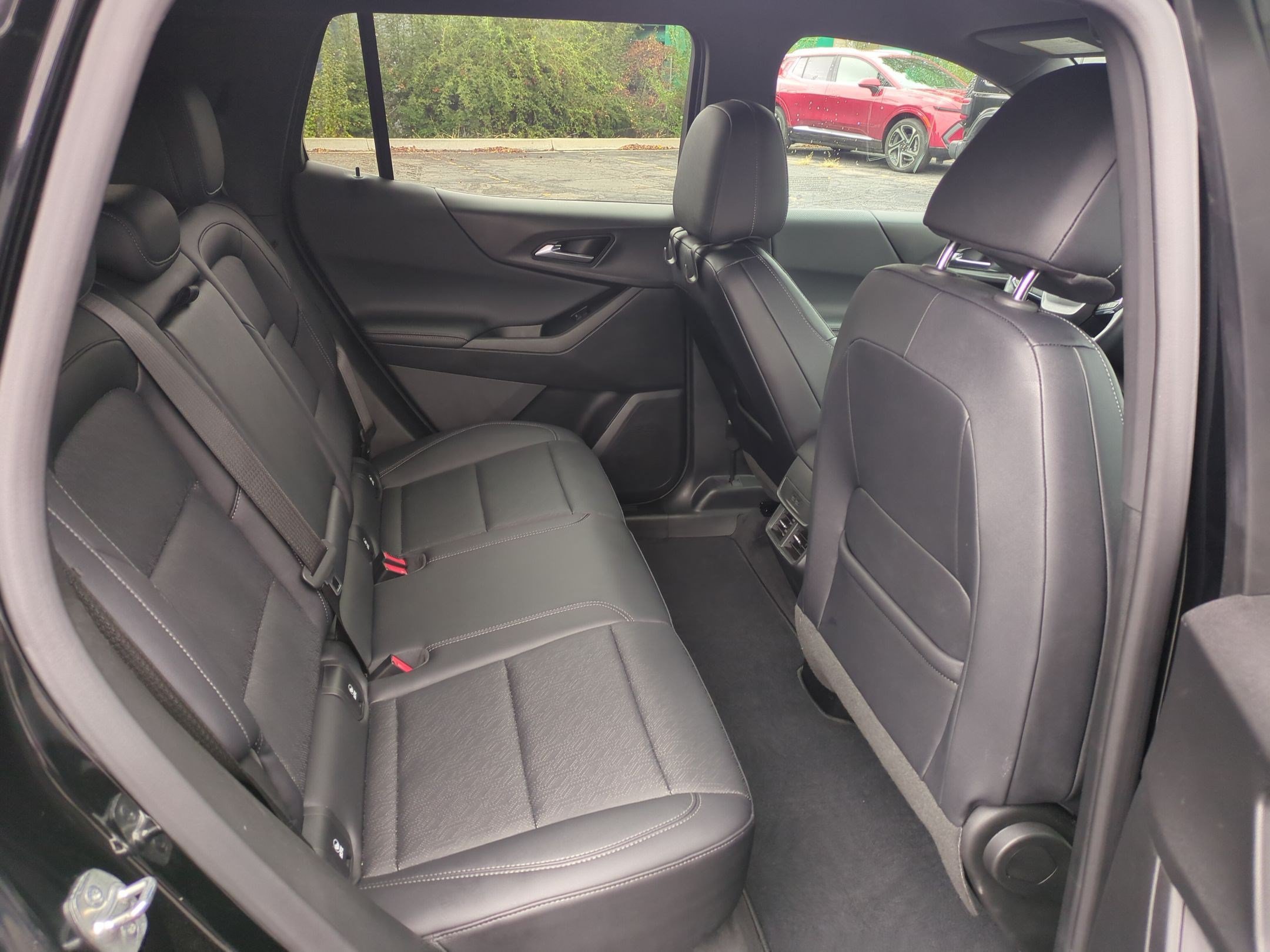 Used 2025 Chevrolet Equinox LT w/ Convenience Package II AWD/4WD image 28