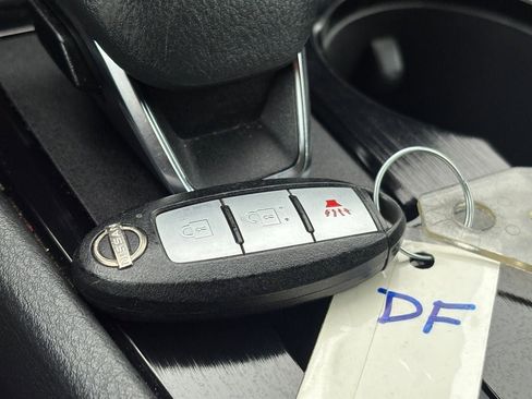 Certified 2022 Nissan Rogue S image 38