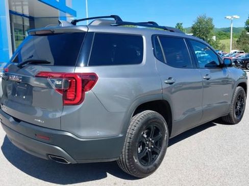 Used 2021 GMC Acadia AT4 w/ LPO, Adventure Package AWD/4WD image 4