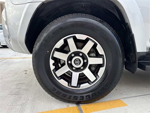 Used 2024 Toyota 4Runner TRD Off-Road Premium image 4