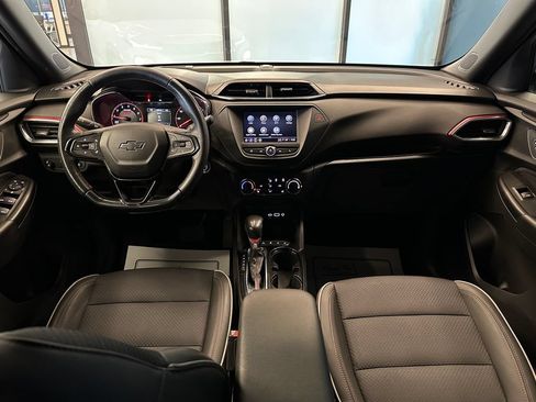 Used 2022 Chevrolet TrailBlazer RS FWD image 9