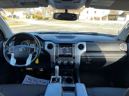 Used 2017 Toyota Tundra SR5 w/ SR5 Upgrade Package AWD/4WD image 26