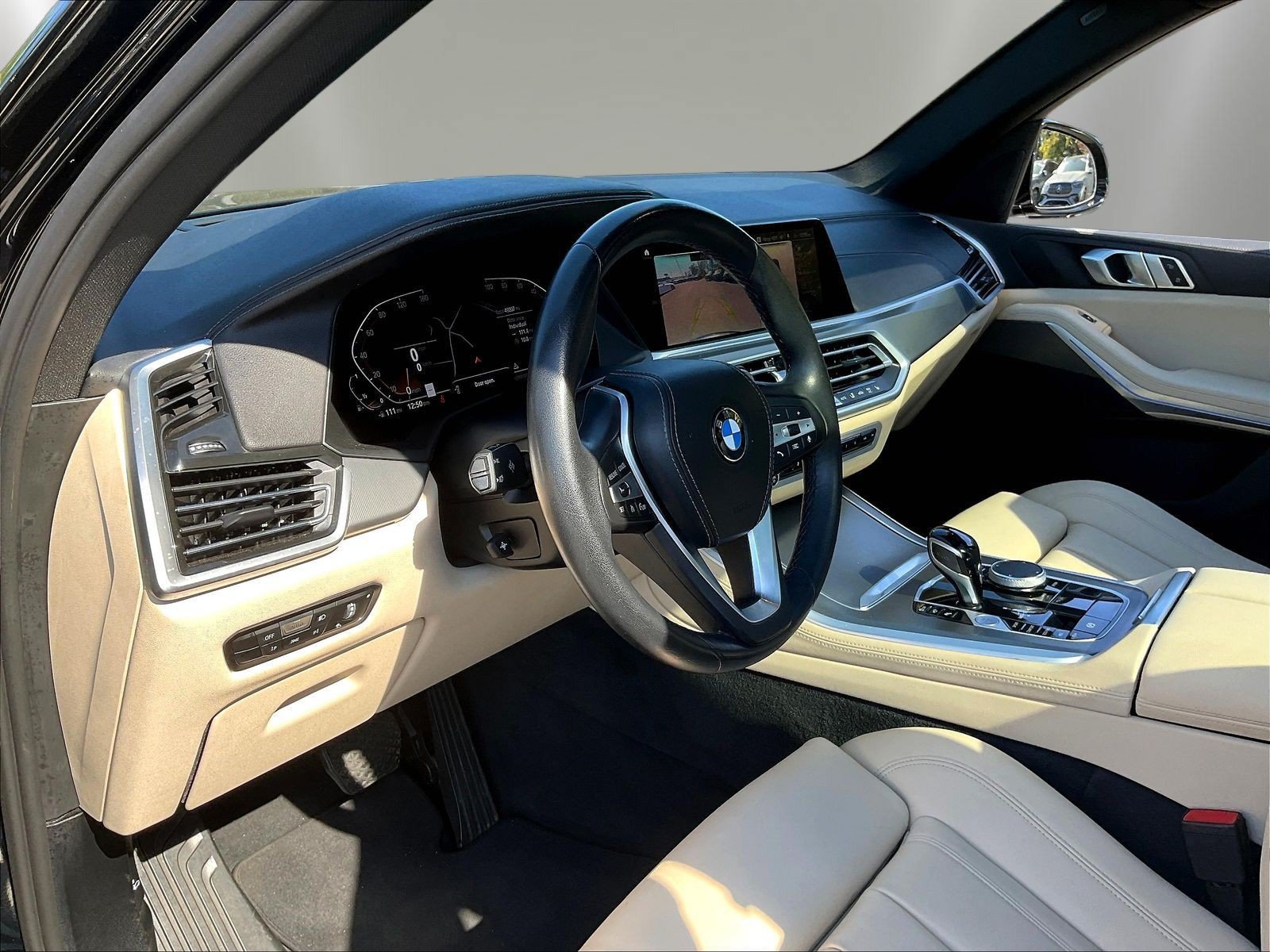 Used 2022 BMW X5 xDrive40i w/ Premium Package AWD/4WD image 18
