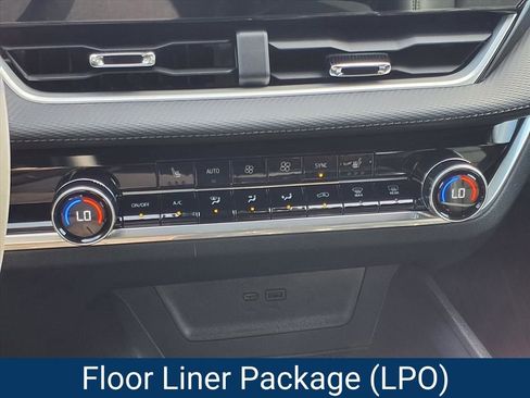 New 2026 Chevrolet Equinox LT w/ Convenience Package II image 4