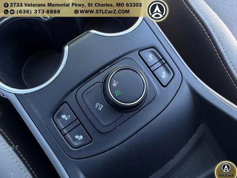 Used 2018 GMC Terrain SLE w/ Driver Convenience Package FWD image 16