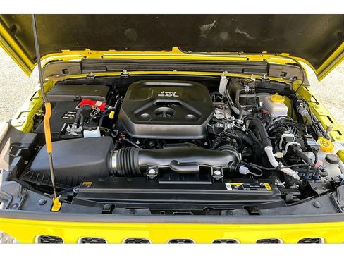 Used 2023 Jeep Wrangler Unlimited Sahara AWD/4WD image 55