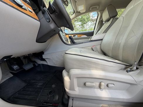 Used 2013 Lincoln MKX FWD image 11