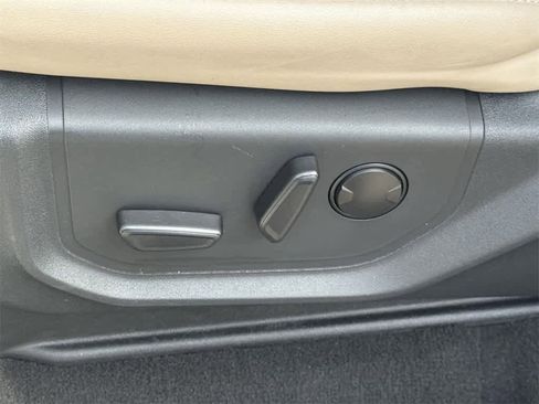 Used 2023 Ford Expedition Max XLT image 26