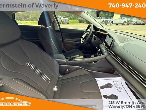 Used 2024 Hyundai Elantra SEL FWD image 21