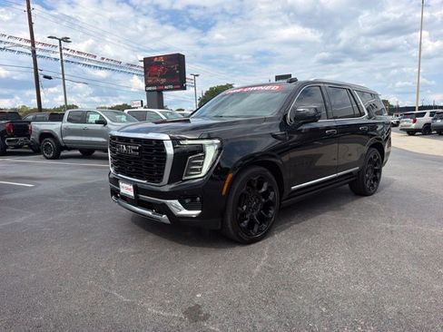 Used 2026 GMC Yukon Denali w/ Denali Reserve Package AWD/4WD image 1