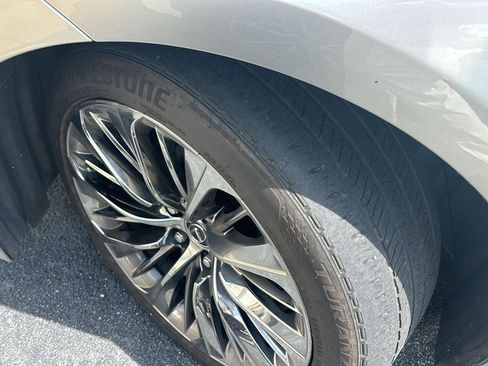 Used 2022 Lexus LS 500 w/ Interior Upgrade Package RWD image 5