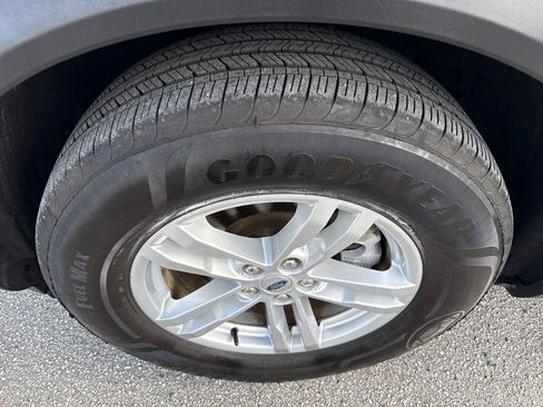 Used 2023 Ford Explorer XLT w/ Equipment Group 202A image 11