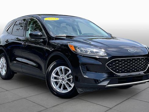 Used 2021 Ford Escape SE FWD image 3