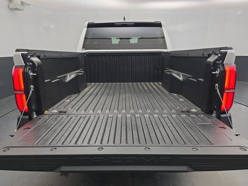 Used 2024 Toyota Tacoma SR image 39