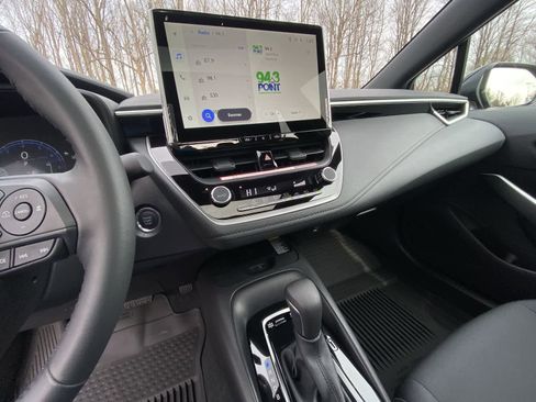 Certified 2025 Toyota Corolla SE image 27