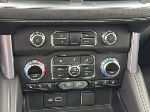 Used 2021 GMC Yukon SLT w/ SLT Luxury Plus Package image 26