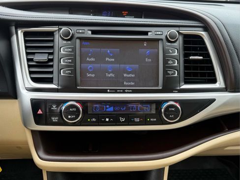 Used 2016 Toyota Highlander Plus AWD/4WD image 22