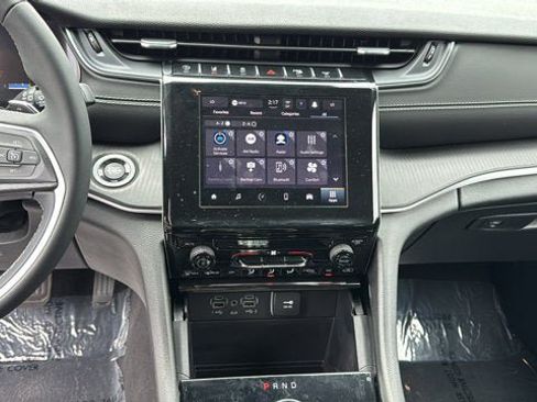 Certified 2023 Jeep Grand Cherokee Laredo AWD/4WD image 21