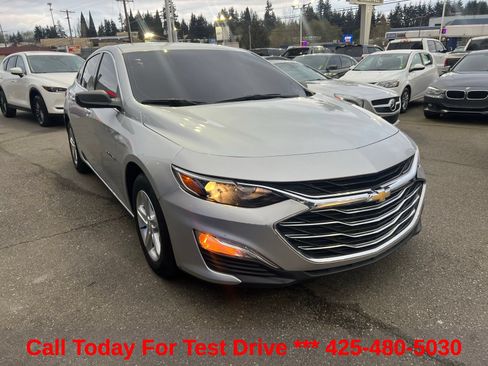 Used 2021 Chevrolet Malibu LS FWD image 4