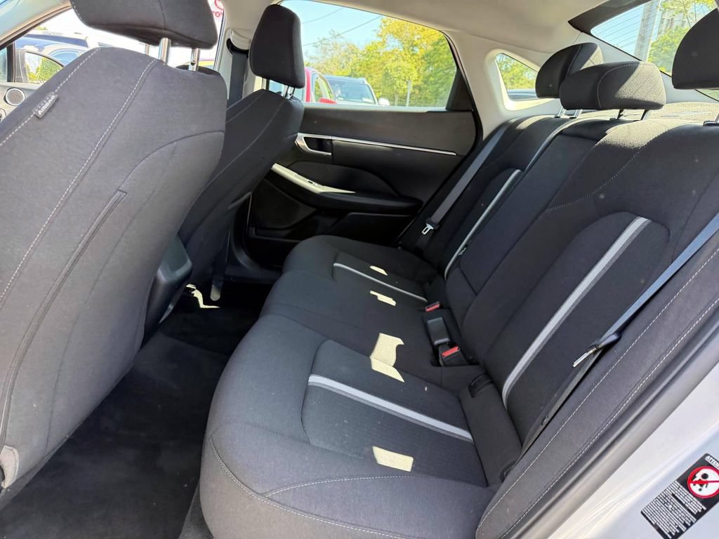 Certified 2023 Hyundai Sonata SEL FWD image 9