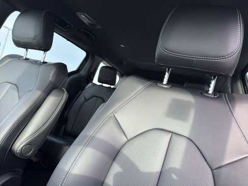 New 2026 Chrysler Pacifica Select image 27
