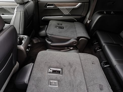 New 2026 GMC Acadia Denali w/ Super Cruise Package image 17