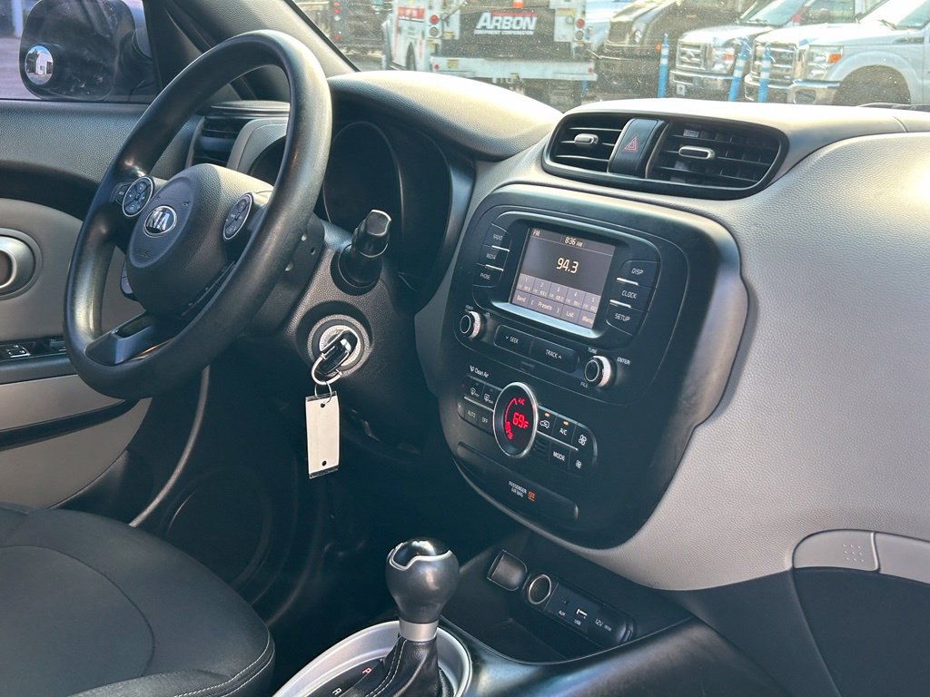 Used 2017 Kia Soul + FWD image 26