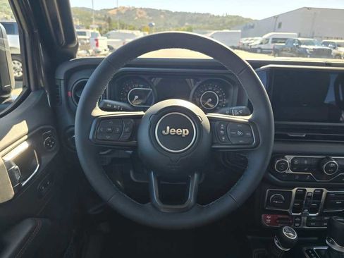 New 2025 Jeep Gladiator Rubicon w/ Convenience Group image 11