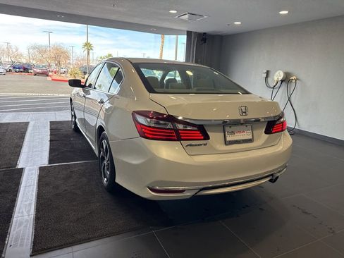 Used 2017 Honda Accord LX image 9