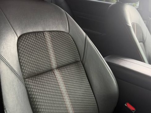Used 2025 Nissan Altima 2.5 SR FWD image 18