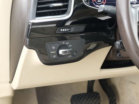 Used 2019 Audi Q7 3.0T Premium Plus AWD/4WD image 28
