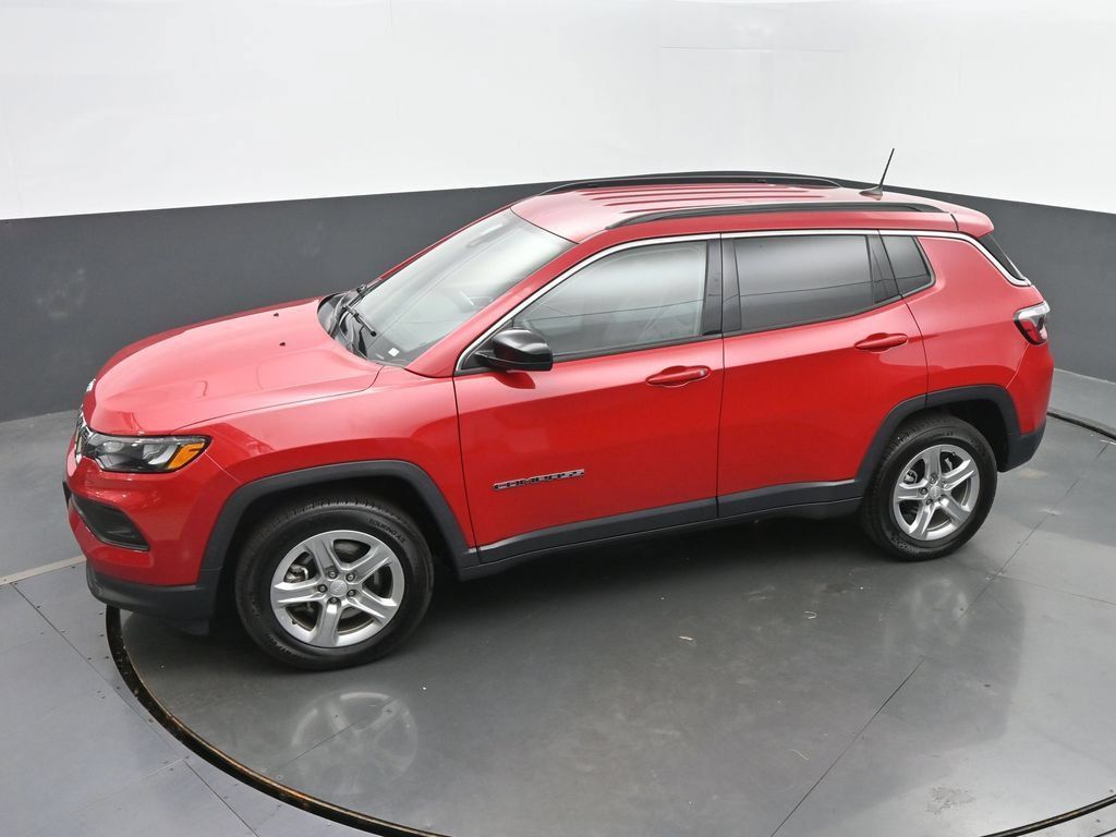 Used 2024 Jeep Compass Latitude AWD/4WD image 42