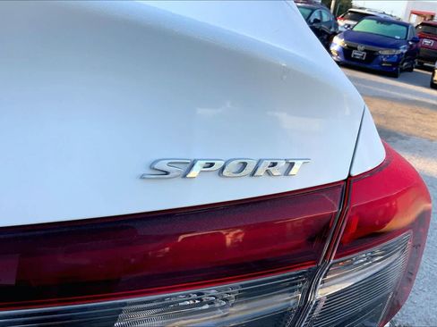 Used 2025 Honda Civic Sport image 10
