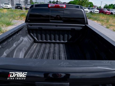 Used 2024 Chevrolet Colorado Z71 w/ Z71 Convenience Package 2 image 17