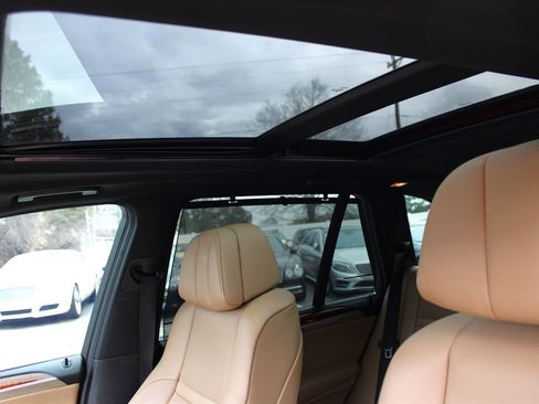 Used 2012 BMW X5 M image 22